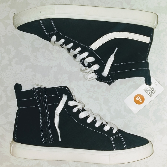wild fable Shoes - Women's Carissa Sneakers - Wild Fable  Black 9.5